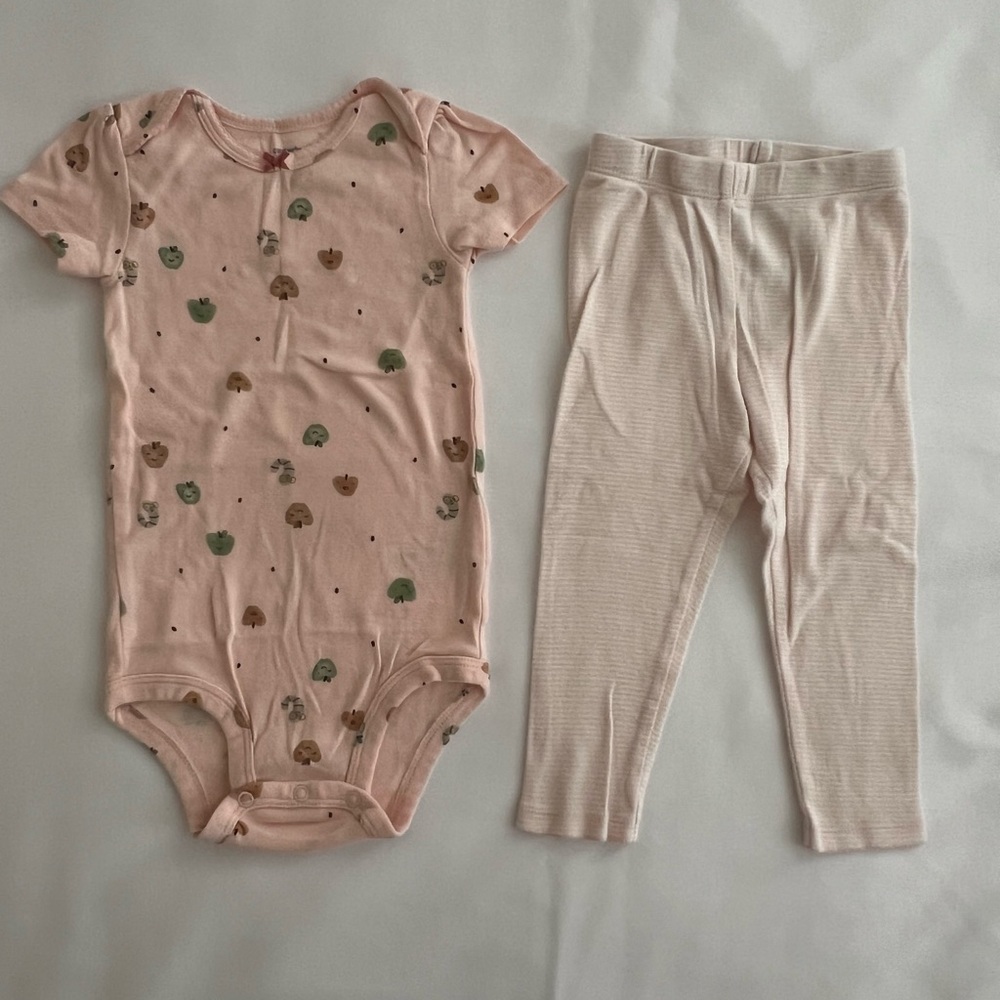 Carter’s Baby Girl Set Size 24 Months